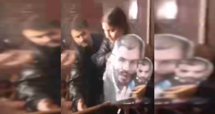 “Una muestra de sadismo”: convencionales reaccionan a piñata con la cara de Garín en casa de Atria