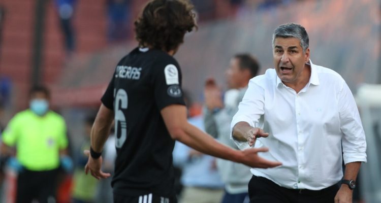 Santiago Escobar se iría de la U