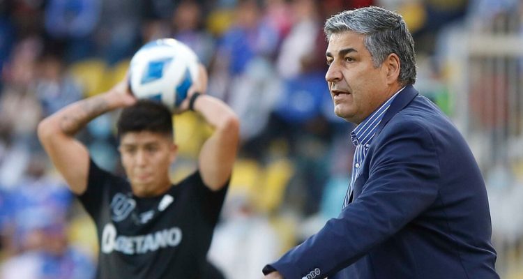 Santiago Escobar dejó de ser el técnico de La U.
