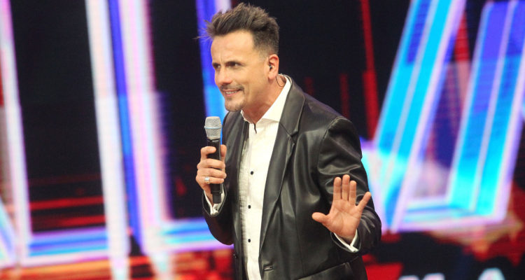 Sergio lagos en la presentación del debut de Aquí se Baila 2.