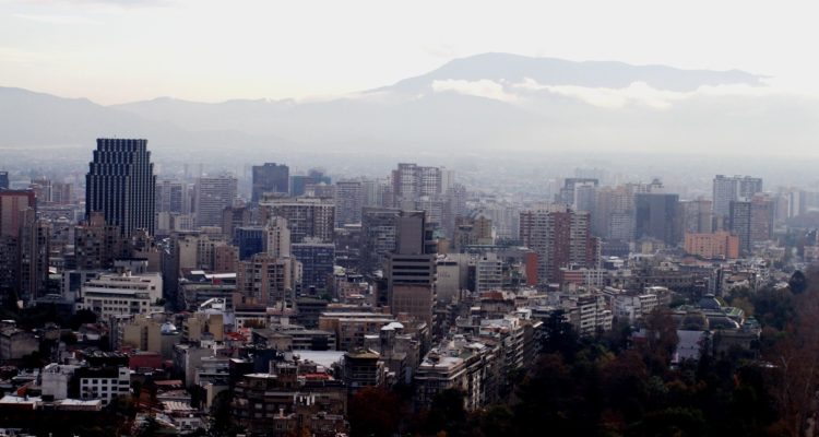 Precios de arriendos en RM siguen subiendo y hay avisos con precio en UF: 3 comunas destacan en alza