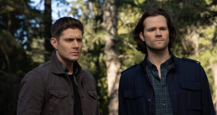 Actores Jensen Ackles (I) y Jared Padalecki (D)