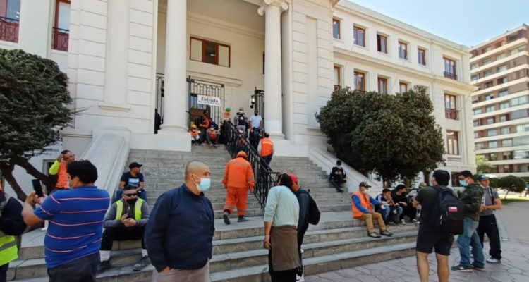 Trabajadores se manifiestan en Ñuñoa