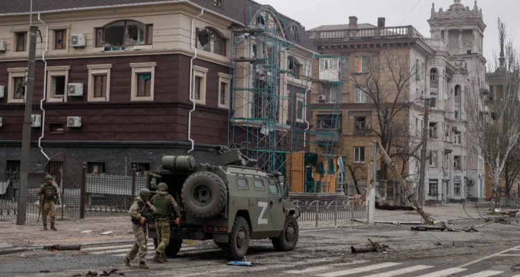 Ucrania espera la ofensiva final en Donbás mientras Mariúpol se defiende de las tropas rusas