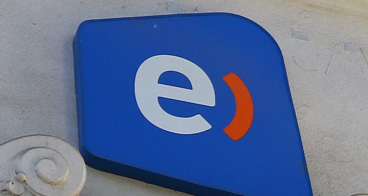 Usuarios de Entel reportan caída de servicios en varias comunas del país