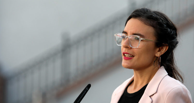 Ministra Vallejo y quinto retiro parlamentario: “Si bien es popular, no es lo más responsable ahora”