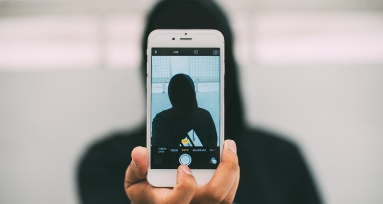 Estudiante de Valdivia que creó video con amenaza de masacre escolar queda bajo vigilancia