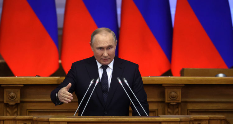 Vladimir Putin advierte a países que apoyan a Ucrania con ataques relámpago en caso de injerencia