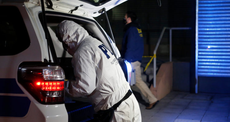 Sujetos huyen con más de 100 millones tras robo a vivienda en Talca