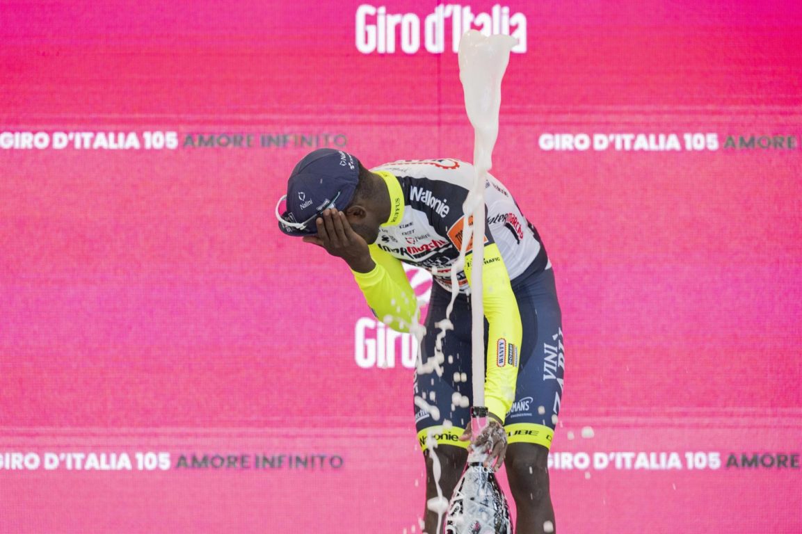 Ciclista ganó etapa en Giro de Italia y acabó en hospital por insólito accidente