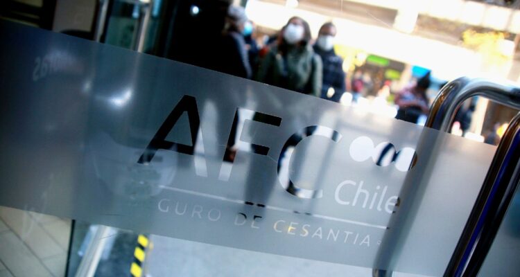 AFC llama a evitar filas y reitera los pasos para cobrar online el Seguro de Cesantía