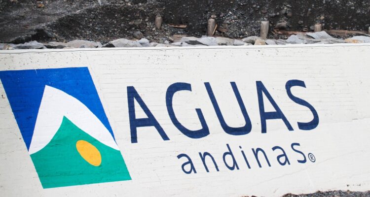 Aguas Andinas asegura que aprobación de norma transitoria en la CC pondría en riesgo su servicio