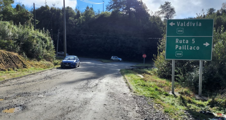 Alcaldes de Los Ríos buscan solución a accidente de tránsito en rutas tras muerte de familia