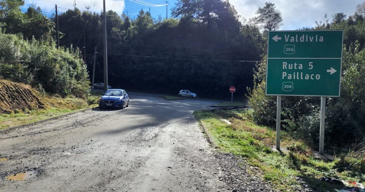 Alcaldes de Los Ríos buscan solución a accidente de tránsito en rutas tras muerte de familia