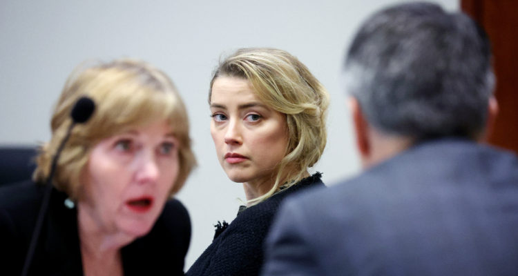 La actriz Amber Heard en el juicio contra Johnny Depp.