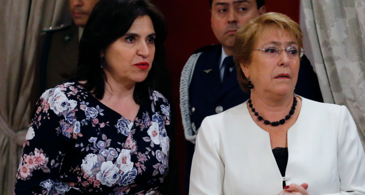 Ana Lya Uriarte y Michelle Bachelet