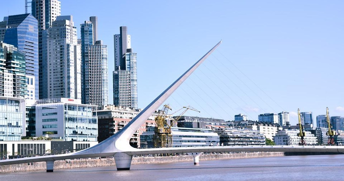 Argentina toma medida ante inflación y “libera” de impuesto a las ganancias a miles de asalariados
