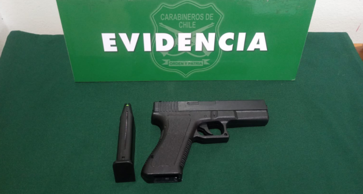Adolescente de 16 años ingresa arma a balines a un colegio de Rancagua