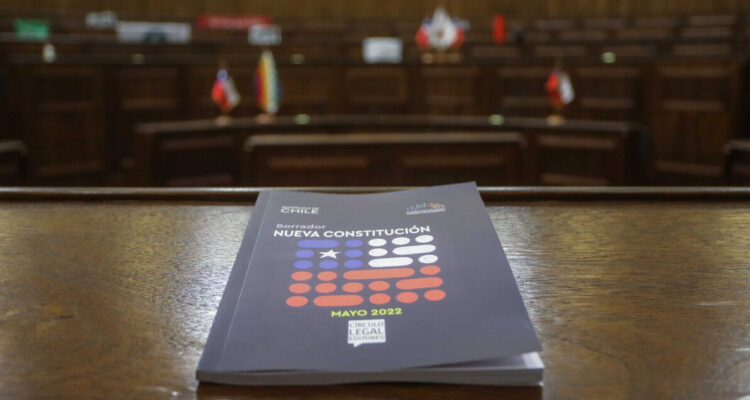 Alertan por atribuciones de Armonización ante “vacíos” en borrador de Nueva Constitución