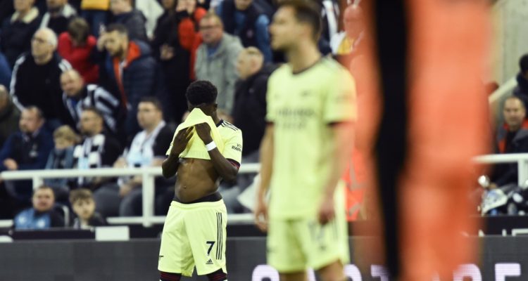 Arsenal perdió y se aleja de Champions