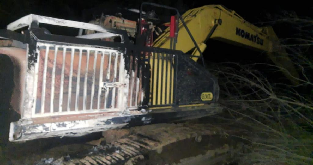 La Araucanía: ataque incendiario deja maquinaria y un camión destruidos en Fundo Los Boldos