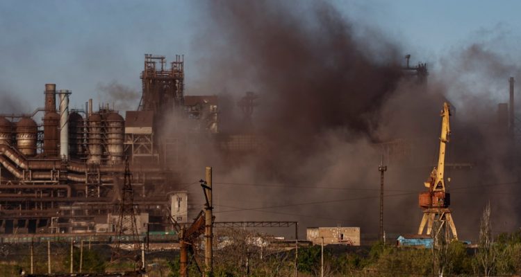 “Desprecio por la vida”: UE condena ataque de Rusia a escuela-refugio ucraniana