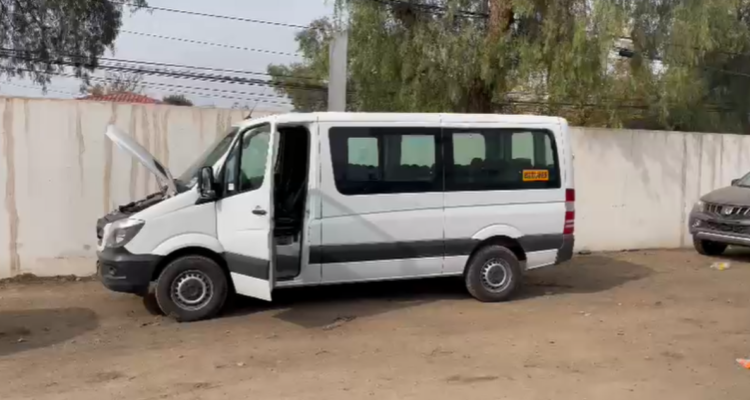 Roban furgón escolar en Lampa