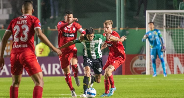Banfield y Unión La Calera en Argentina