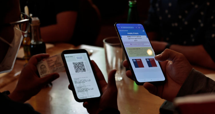 Foto Pase de Movilidad en uso