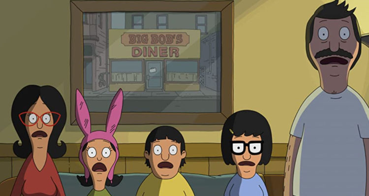 Los personajes de Bob’s Burgers mirando asombrados a la pantalla. La película se estrena este 26 de mayo.