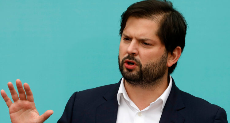 Presidente Boric encabeza disculpas públicas a mujer con VIH que sufrió esterilización forzada