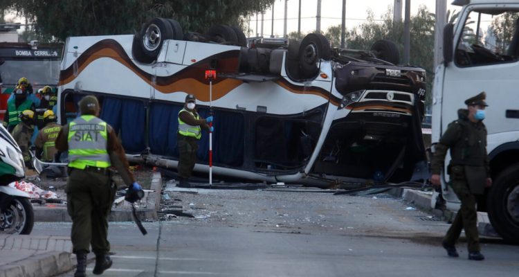 Bus volcado en Cerrilos ha sido fiscalizado