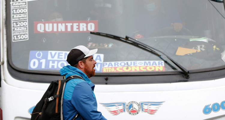 Pago electrónico en buses de Valparaíso causa rechazo entre conductores.