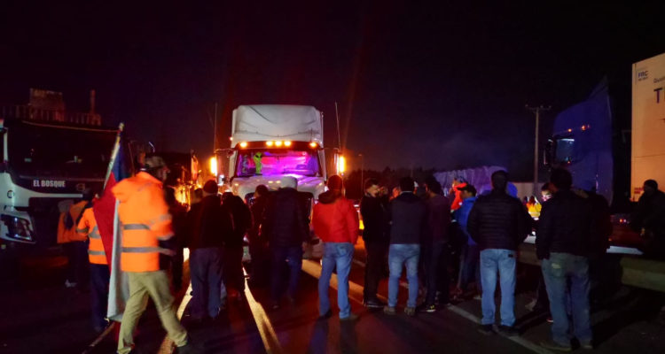 Camioneros afirman que mantendrán cortes de ruta pese a advertencia del Gobierno