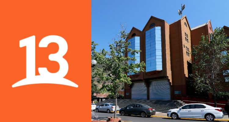 El logo de Canal 13 junto a una foto del edificio.