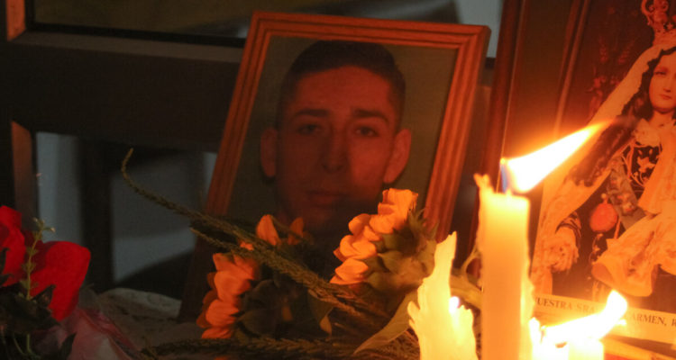 Papá de carabinero asesinado en Chillán pide a presidente Boric “devolver” atribuciones a la policía