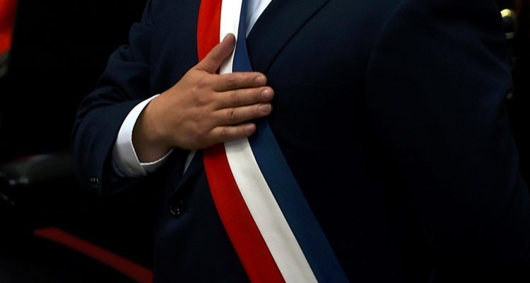 Foto contento robo a carabinero de la escolta presidencial