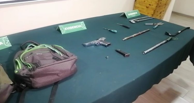 Cinco detenidos tras persecución en la capital: delincuentes colisionaron dos autos policiales