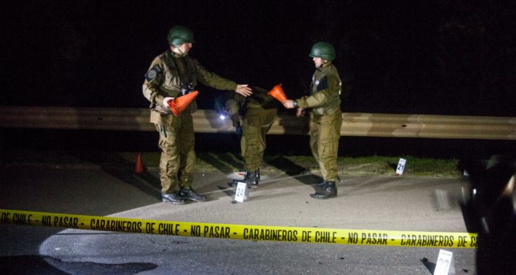 Encapuchados armados quemaron dos galpones en sector de Vilcún