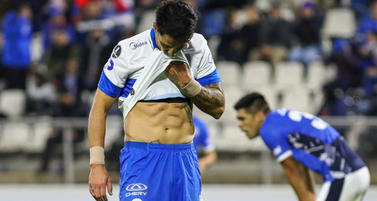 Católica se despidió de la Libertadores con derrota ante Talleres