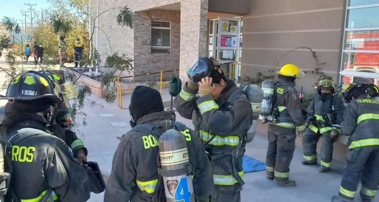 Más de 120 personas son evacuadas de Cesfam de Pozo Almonte por derrame de químicos