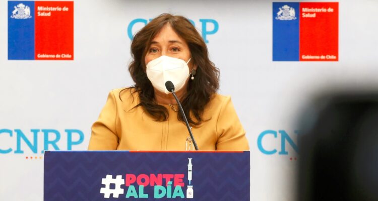 Ministra de Salud en medio de alza de casos nuevos de covid-19
