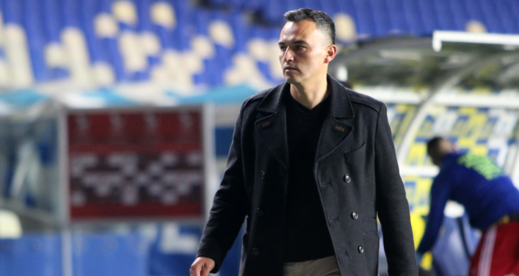 Claudio Rojas fue despedido del Vial