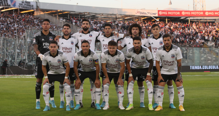 Fotografía del plantel de Colo-Colo en el duelo versus Cobresal