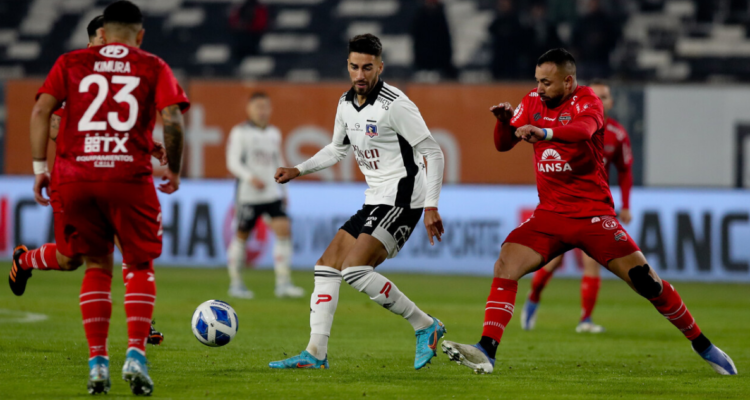 Colo Colo y Ñublense igualaron por el Campeonato Nacional.