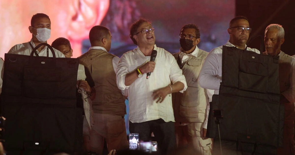 Colombia candidato Gustavo Petro denuncia plan para suspender elecciones