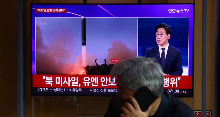 Corea del Norte prueba tres misiles tras la visita de Biden a aliados asiáticos