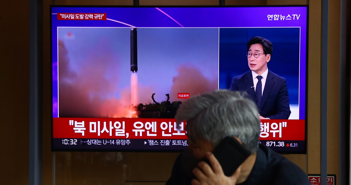 Corea del Norte prueba tres misiles tras la visita de Biden a aliados asiáticos