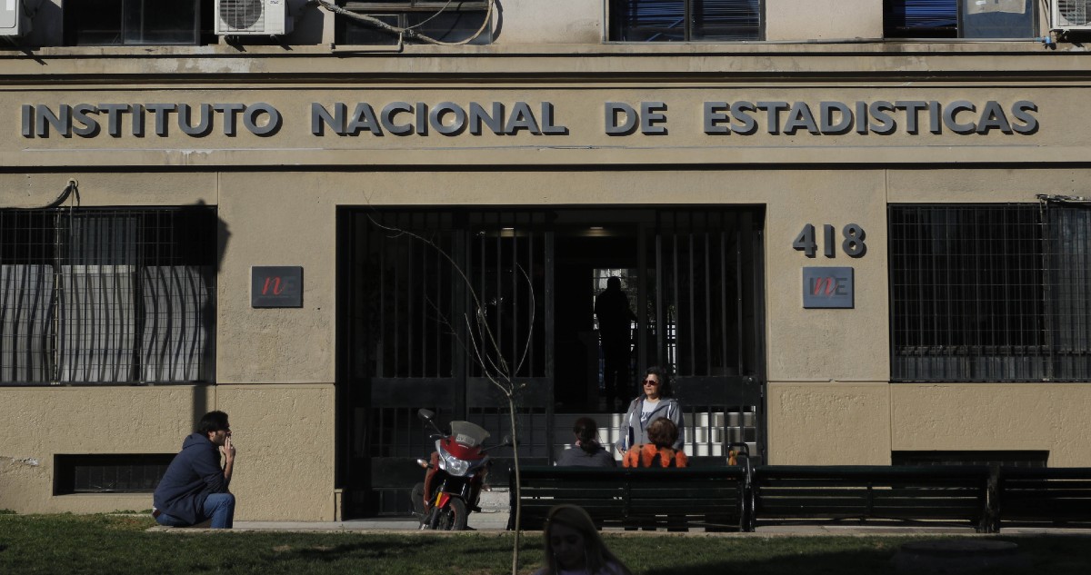Mercado laboral en Chile vuelve a evidenciar recuperación: Desempleo anota 7,7% entre febrero-abril