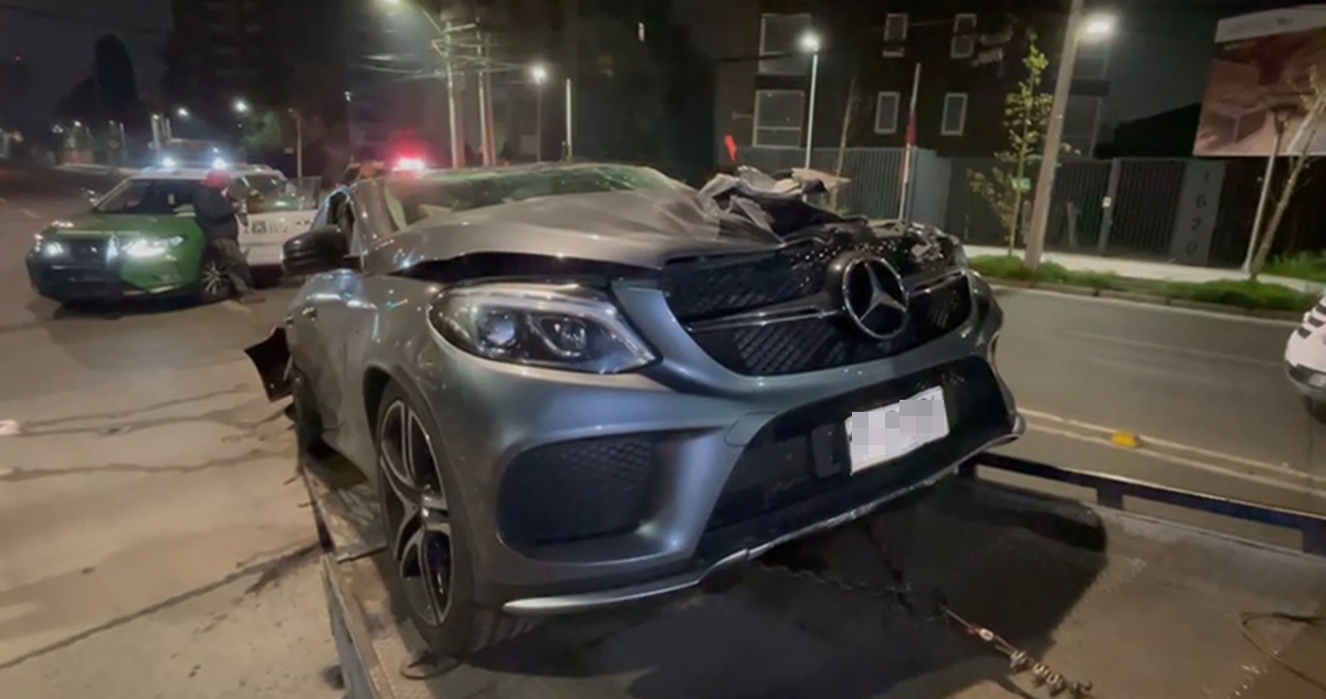 Accidente en La Florida permitió detener a acusado de realizar tour delictual en un auto robado